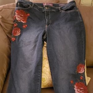 Gloria Vanderbilt jeans with embroidered roses